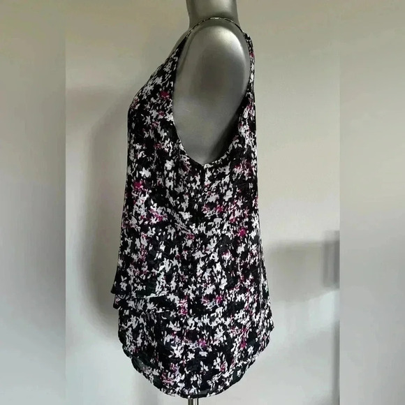 ✅Banana Republic Printed Top - Picture 5 of 13